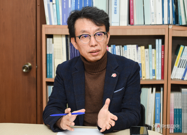 [아시아투데이] 새정치 여는 정초선거…눈앞 선물보다 문제해결 능력봐야