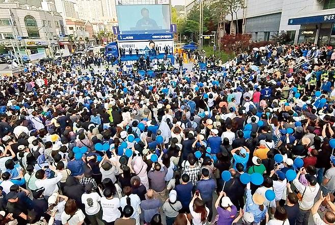 [한겨레]민주주의 주춧돌, 매니페스토